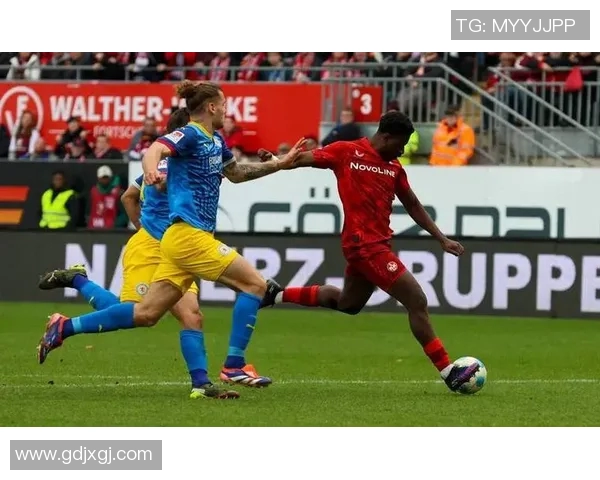 德乙精彩对决奥厄迎战纽伦堡争夺关键三分 德乙精彩对决奥厄迎战纽伦堡争夺关键三分