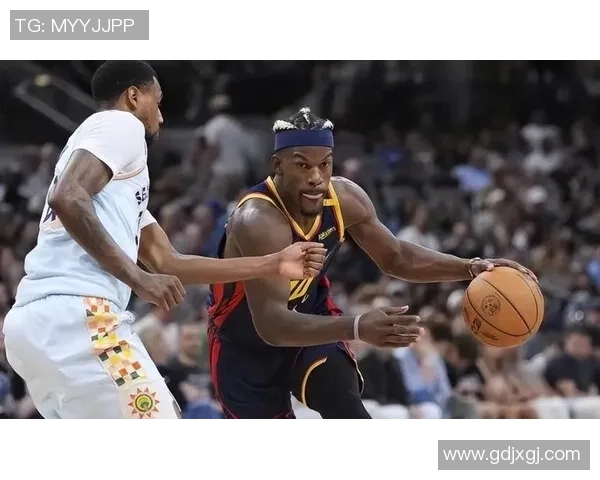 森林狼与活塞激战正酣谁能在这场对决中笑到最后