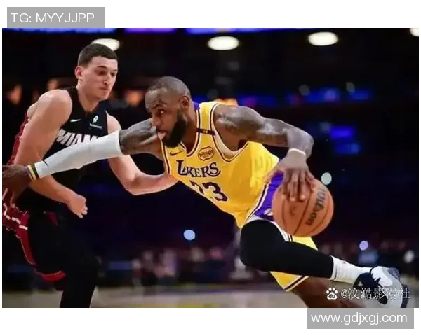 湖人对决热火精彩回顾视频11月19日比赛亮点集锦 湖人对决热火精彩回顾视频11月19日比赛亮点集锦