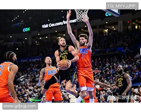 勇士与雷霆精彩对决视频回顾全场亮点与精彩瞬间分享