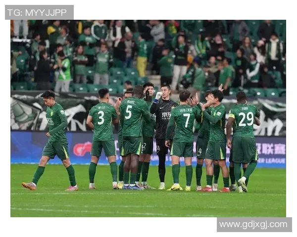 青岛黄海主场迎战北京国安双方争夺中超积分榜关键战役