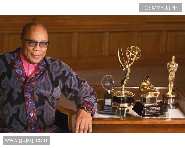 琼斯的传奇人生与不懈追求探索背后的故事与启示