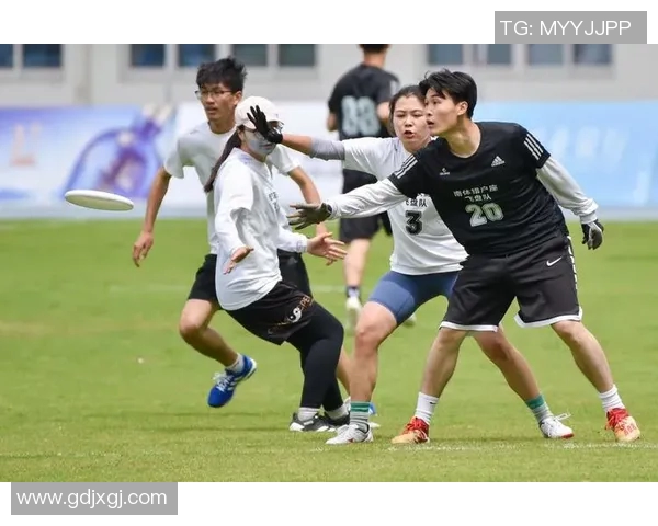 南京飞盘队速度之争引发热议球迷对比赛表现各执己见